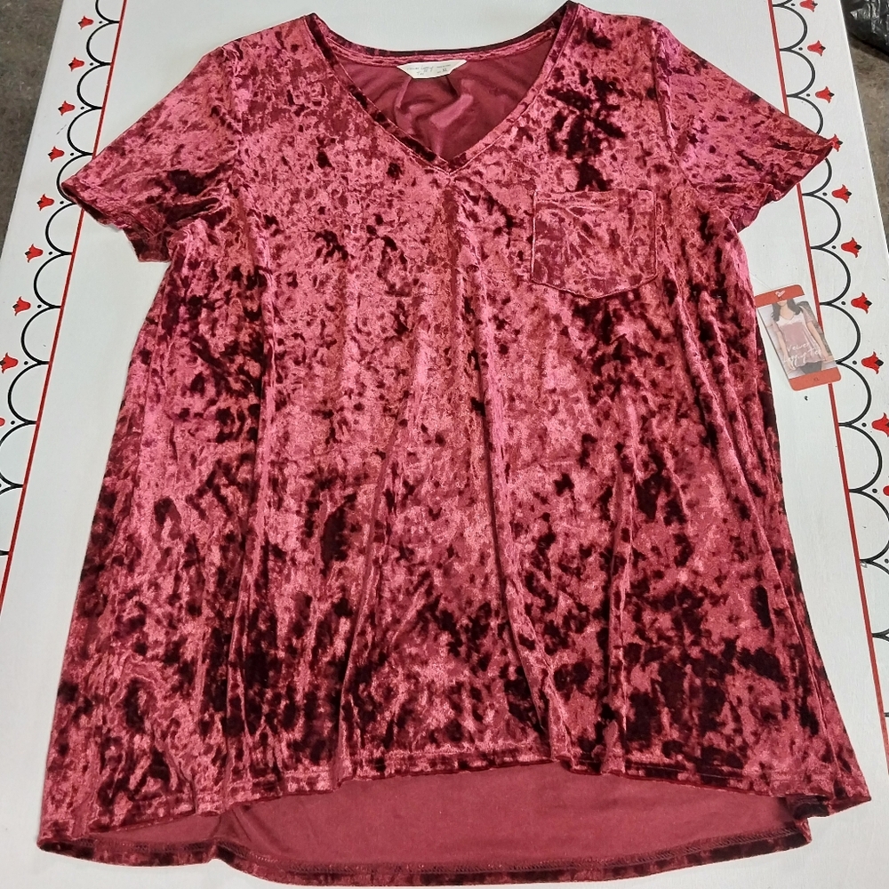 NWT Velvet Legging Tee V-Neck Top in Red